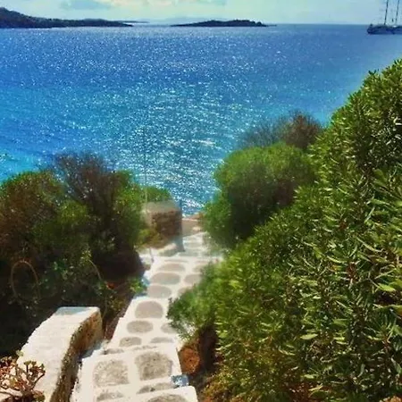 Casa de hóspedes Belou 2*